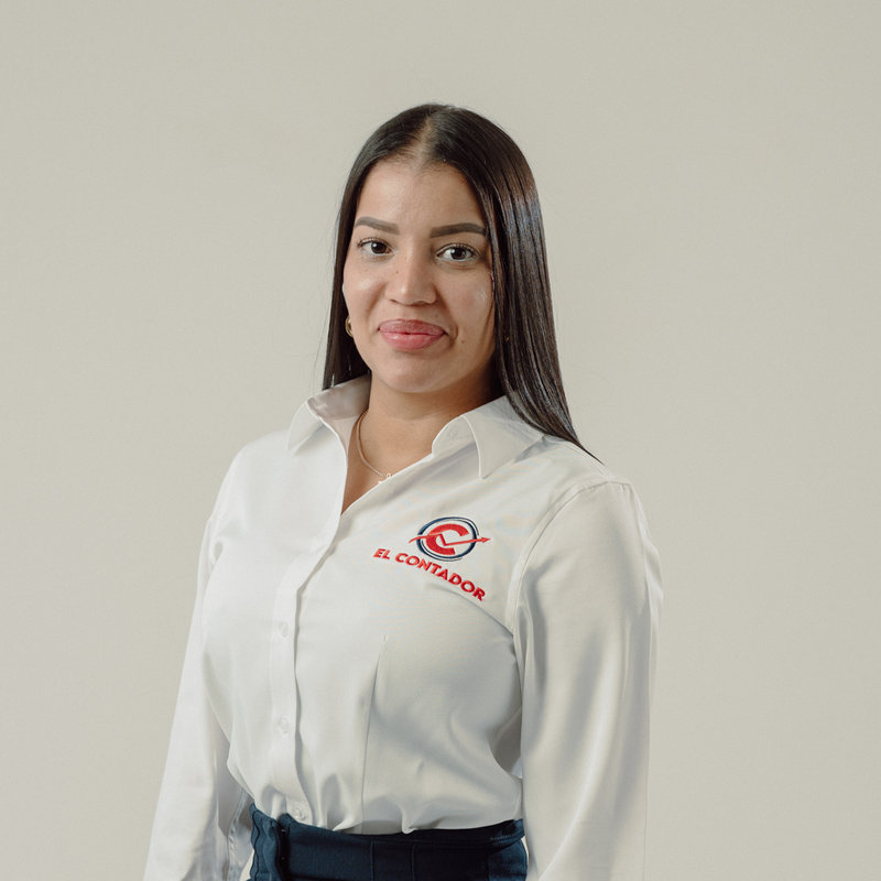 Perla Zabala, manager de El Contador Hollywood FL